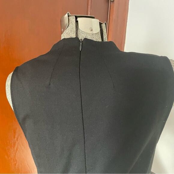 Lauren Ralph Lauren Classic Black V-Neck Dress - Picture 7 of 7